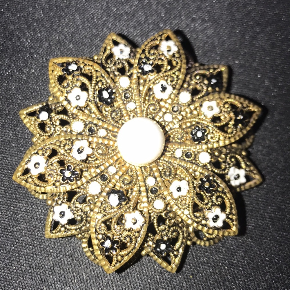 Filigree flower Brooch Germany Enameled VINTAGE - Picture 2 of 7